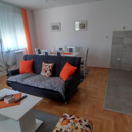 Apartman Maca Pirot Esterno foto