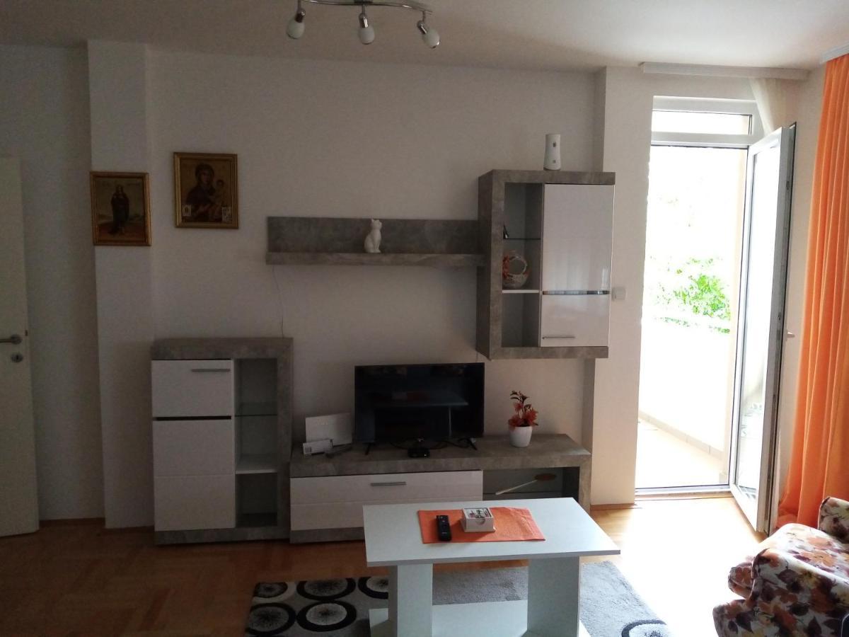 Apartman Maca Pirot Esterno foto
