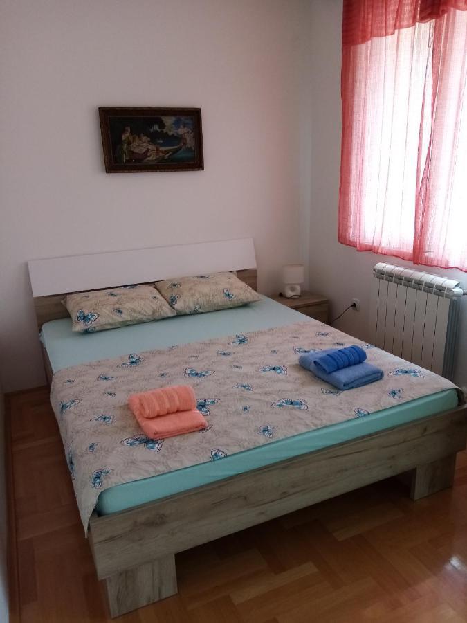 Apartman Maca Pirot Esterno foto