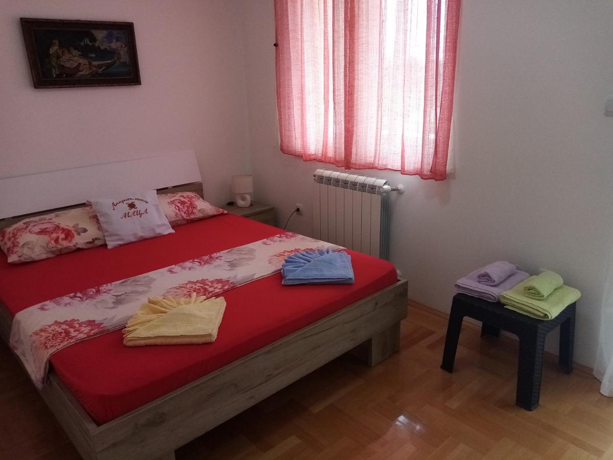 Apartman Maca Pirot Esterno foto
