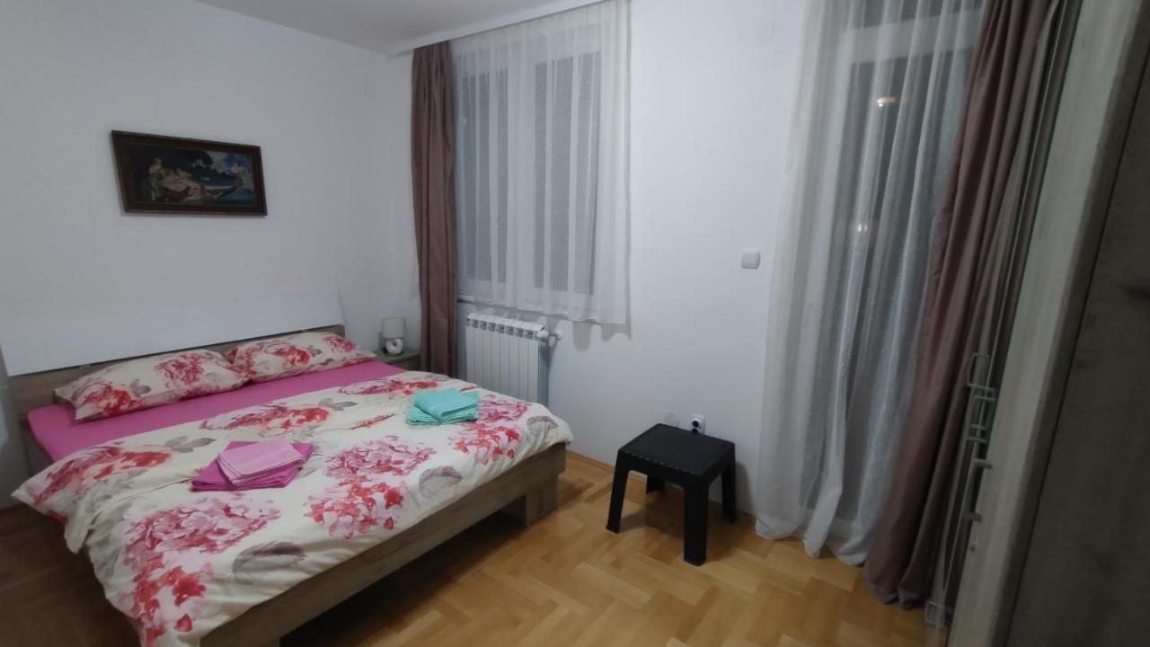 Apartman Maca Pirot Esterno foto