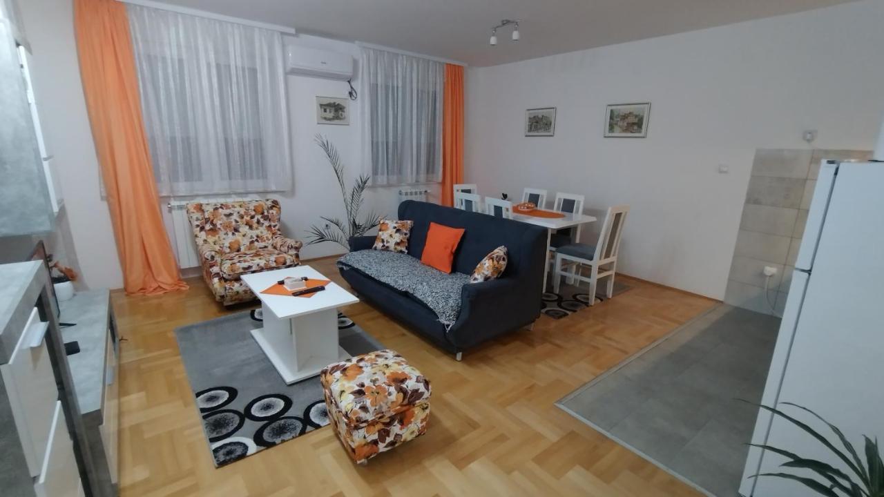 Apartman Maca Pirot Esterno foto